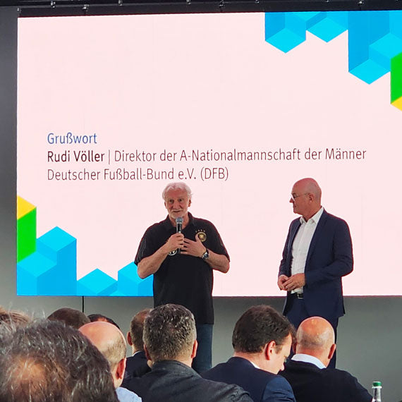 La légende du football Rudi Völler motive un homme d'affaires en Thuringe